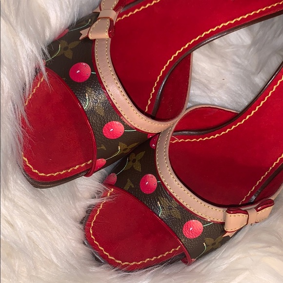 Louis Vuitton Heels - Picture 4 of 9